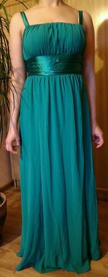 ilga žalia suknelė