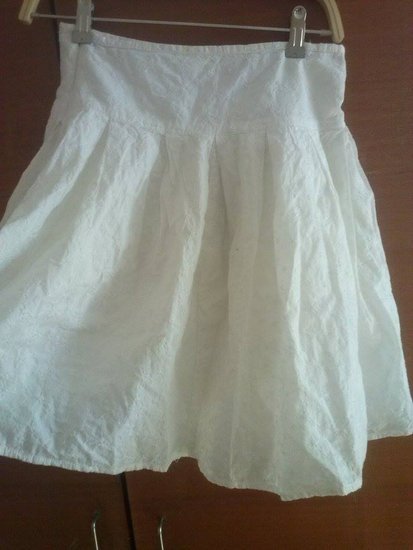 baltas pūstas sijonas