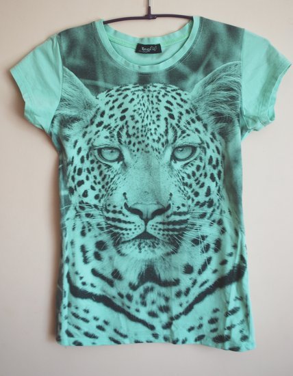 Mėtos spalvos marškinėliai su leopardu