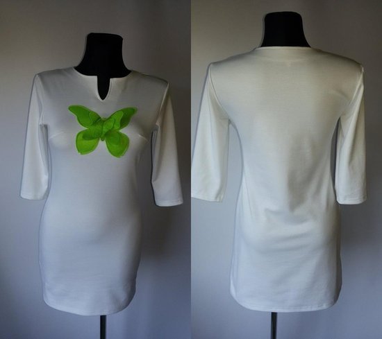 Nauja balta suknelė su žaliu drugeliu