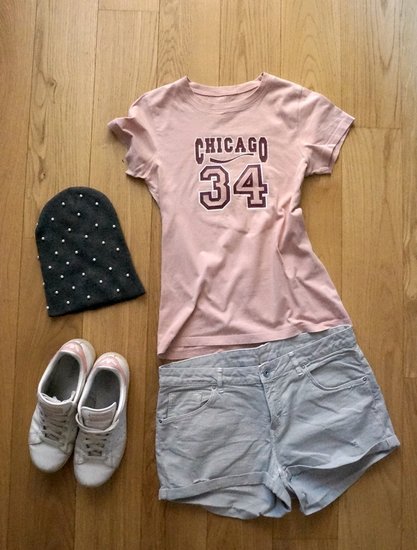 Rožiniai sportiniai marškinėliai