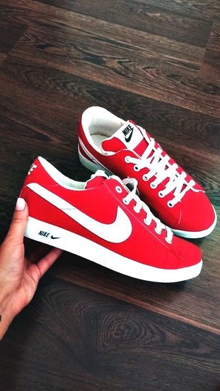 Top Nike Sneakers in Red!