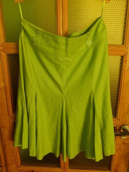 Gražus, žalias sijonas