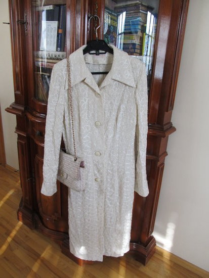 Baltas rudeninis paltas