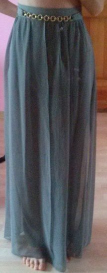 Ilgas žalsvai pilkas sijonas su kelnėm