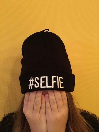 #SELFIE juoda kepure