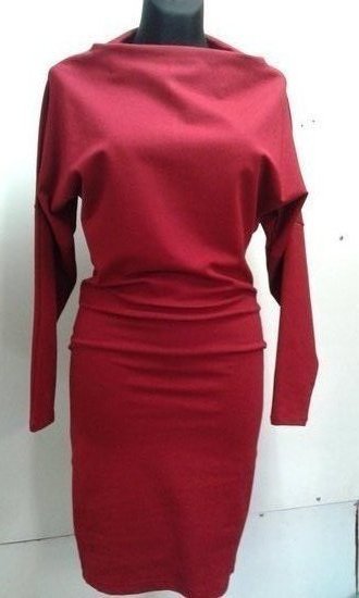 agro  raudonumo   suknute