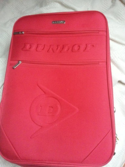 Raudonas Dunlop lagaminas