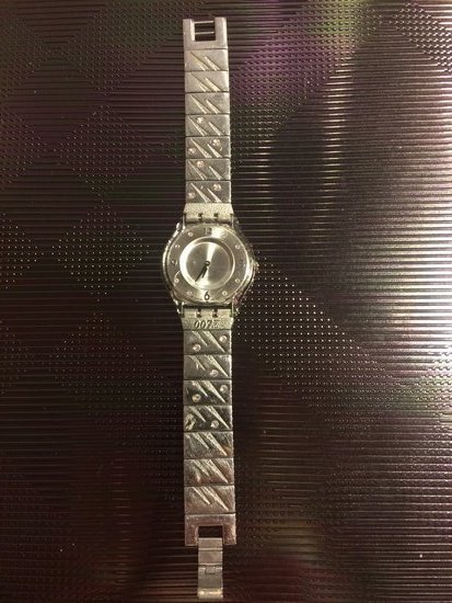 Swatch laikrodukas su kristalais
